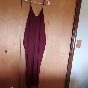 Maroon maxi dress with pockets